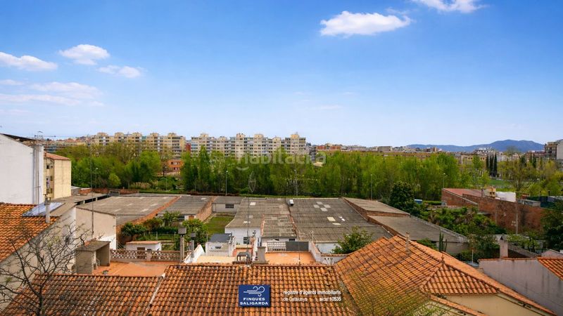 Foto ac7dd2df-8fa9-408c-b169-0a972cde4022. Edifici a Congost Granollers