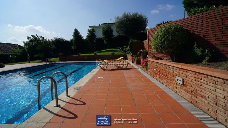 Foto a2bca60b-7a9b-4c13-a252-135a97fabe8c. Casa en Canovelles