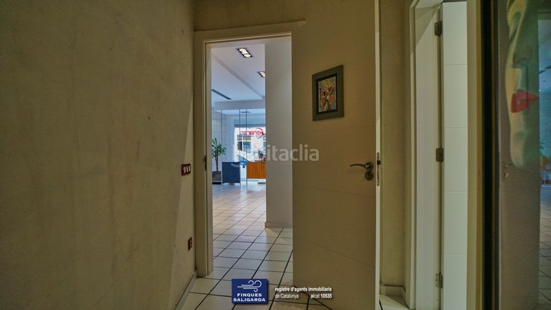 Foto f1a5c73a-2611-4bfb-9f5e-0ae9a1c8736a. Local comercial a Centre Granollers