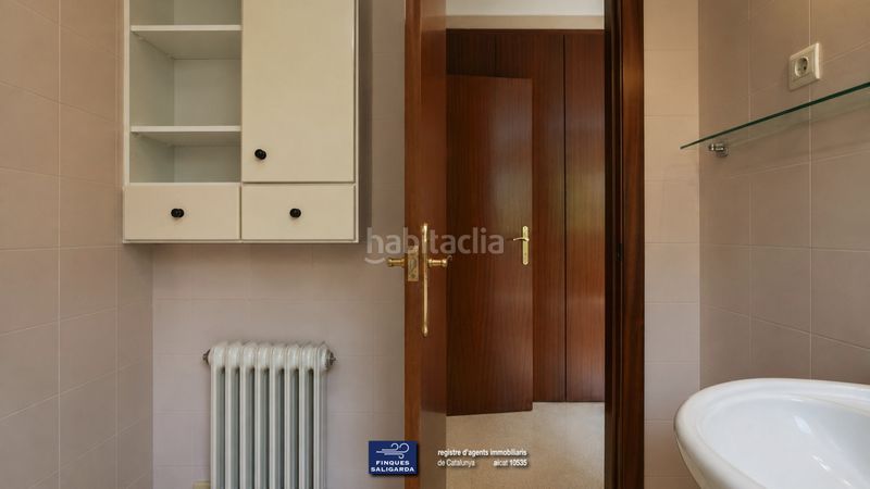 Foto 2606a458-a389-4ffb-b755-6409749ecbdd. Casa adossada amb calefacció aparcament a Parets del Vallès