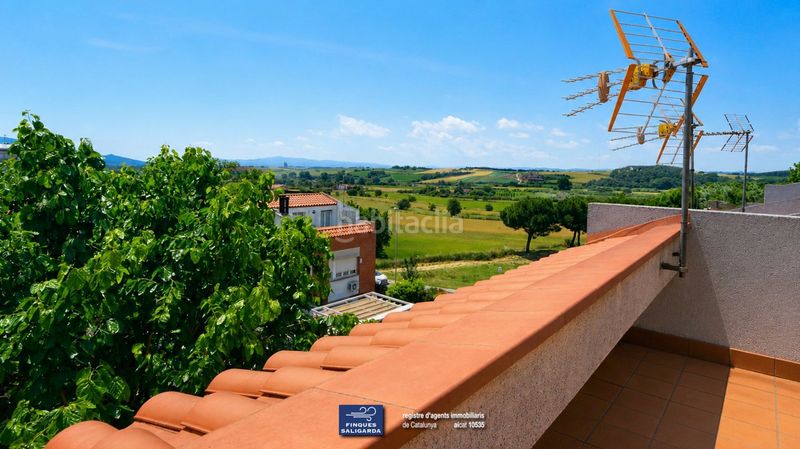 Foto 9929758c-9899-42e3-966a-40aaff5b6f3e. Casa adossada amb calefacció aparcament a Parets del Vallès