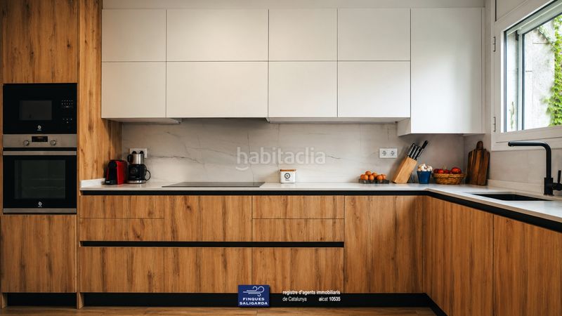 Foto c12b01bf-2abe-4822-942e-011fdd335491. Casa adossada amb calefacció aparcament a Parets del Vallès