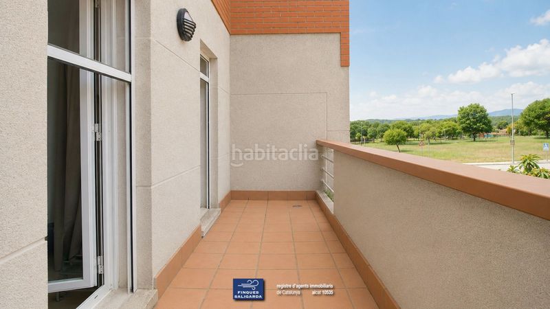 Foto e781308a-6764-4548-9b69-9d45ce1fc748. Casa adossada amb calefacció aparcament a Parets del Vallès