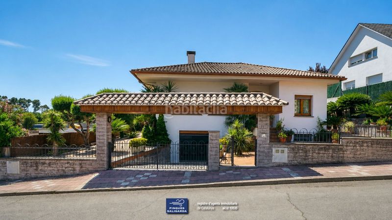Foto 4f033fda-7192-4146-bf19-0469605f8a3a. Casa en Canovelles