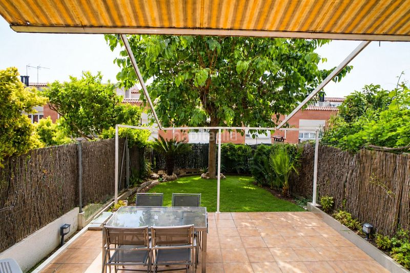 Foto e2cee5b0-da85-43b2-ab6e-8162c2c8e8c4. Casa adossada amb calefacció aparcament a Parets del Vallès
