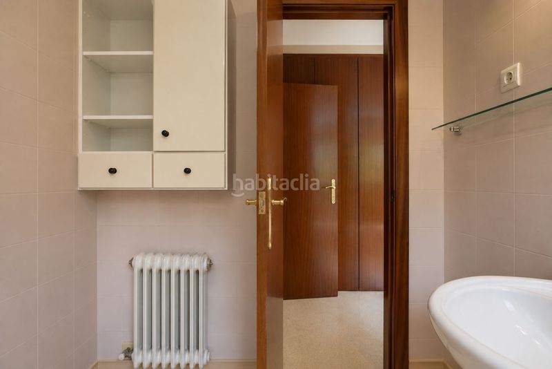 Foto ec09e584-5ba0-4aab-ad83-31c362d85b3d. Casa adossada amb calefacció aparcament a Parets del Vallès