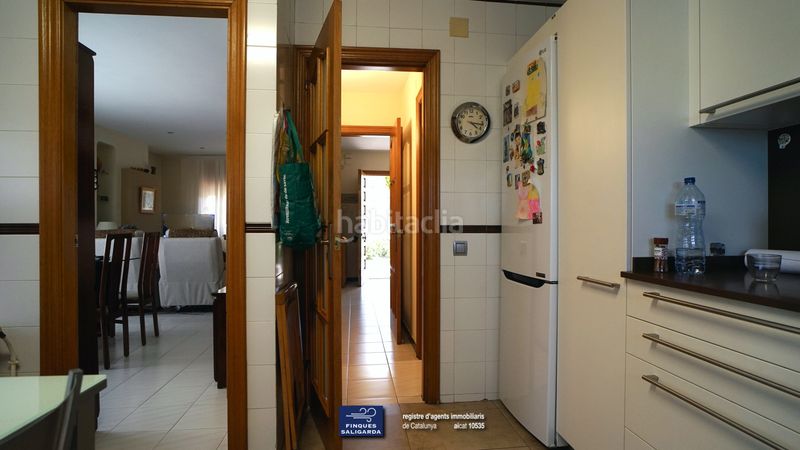 Foto 2837dfdf-b5b2-4bcd-9e31-a1684363c8ae. Casa amb calefacció aparcament a Canovelles
