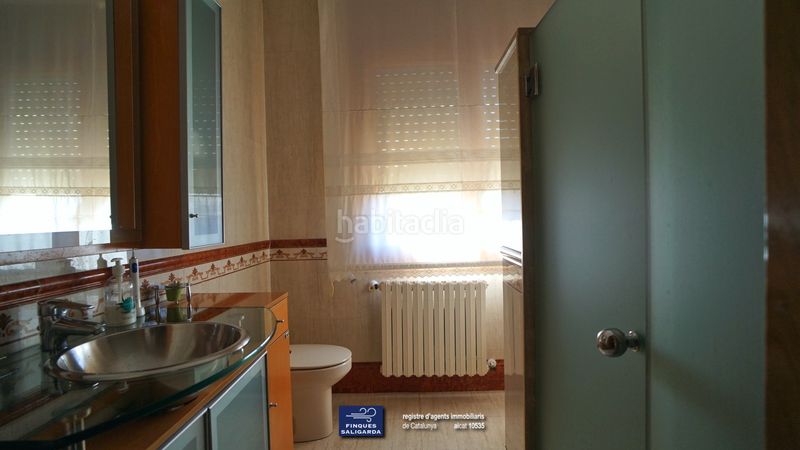 Foto cd8024ce-84cd-4449-866c-10a50f589d04. Casa amb calefacció aparcament a Canovelles