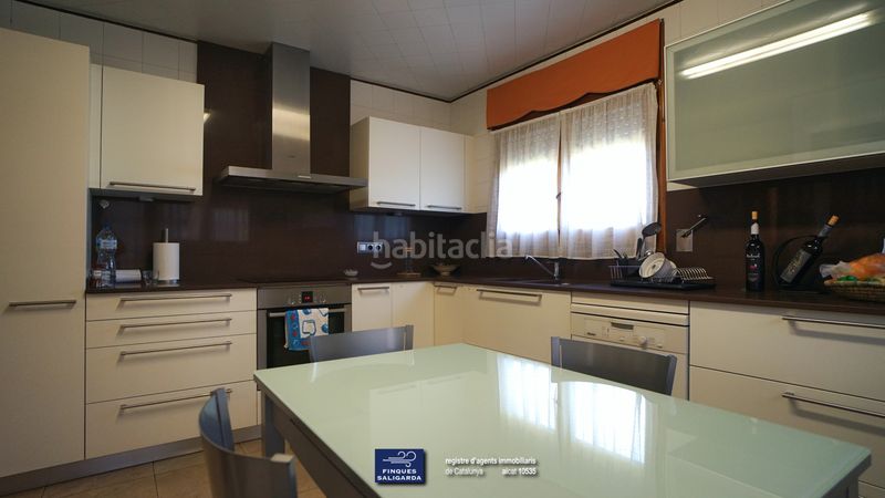 Foto d4b6ee68-694e-4766-99a3-d248d1d6695c. Casa amb calefacció aparcament a Canovelles
