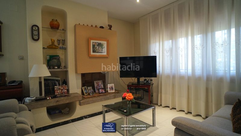 Foto fcb9b54e-1377-482e-bdb1-821607340c79. Casa amb calefacció aparcament a Canovelles