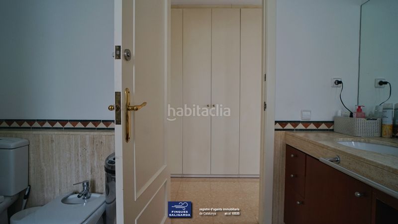 Foto de0f8353-7767-4624-b3df-3add07c8c66e. Maison avec chauffage parking piscine dans Alella