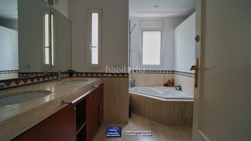Foto fd30b314-4b5b-4343-9661-97cfcf2dd1e2. Maison avec chauffage parking piscine dans Alella