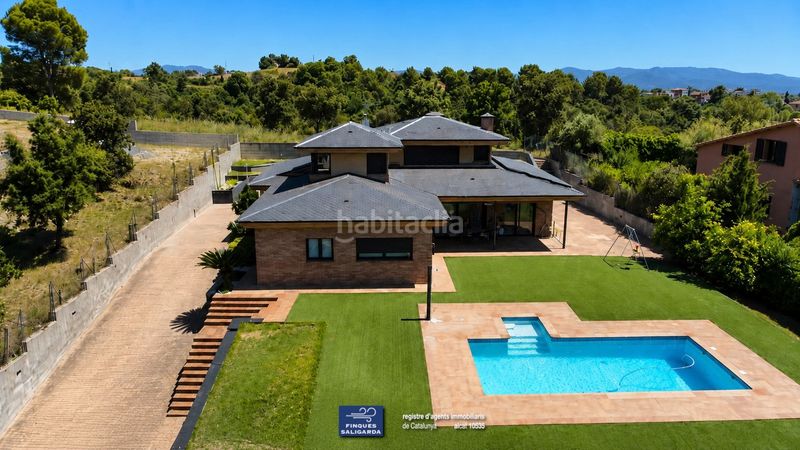 Foto 056d088b-4702-498d-ba3a-a99c9ad515ce. Casa amb calefacció aparcament piscina a Lliçà de Vall