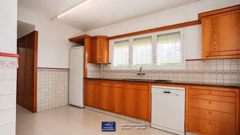 Foto 7f6e3a5c-3197-4540-95c4-fe509e208923. Casa amb calefacció aparcament piscina a Canovelles