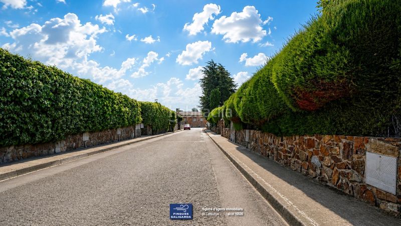 Foto a3644986-0805-4f3d-8118-9caa35203954. Casa amb calefacció aparcament piscina a Canovelles