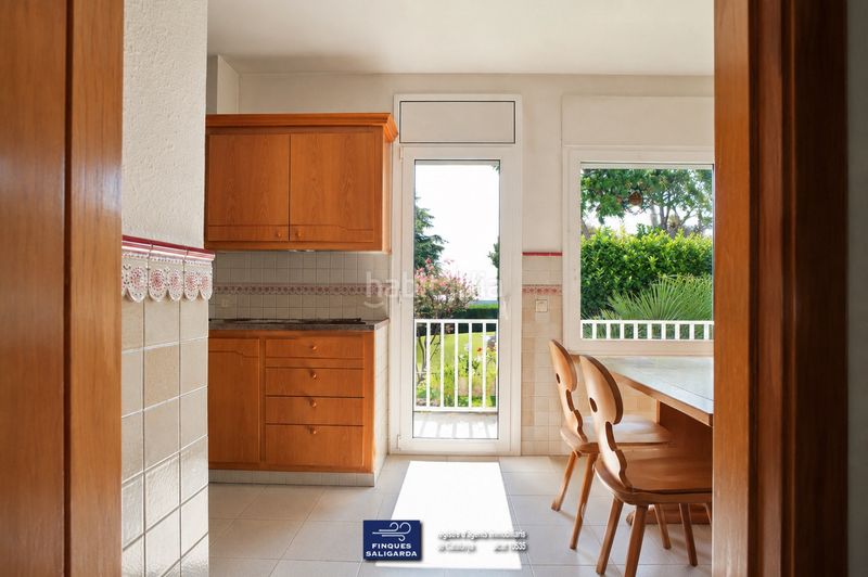 Foto befbb530-b668-471b-a107-6d6c416b4db1. Casa amb calefacció aparcament piscina a Canovelles