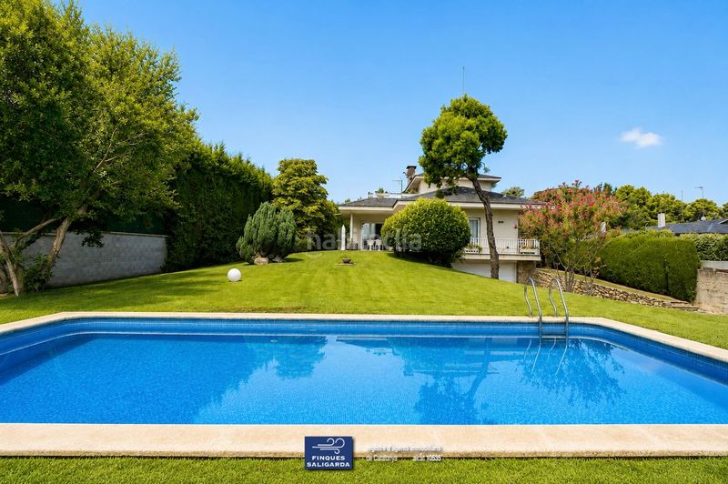 Foto c55aa393-148c-410d-b5fe-297760846af8. Casa amb calefacció aparcament piscina a Canovelles