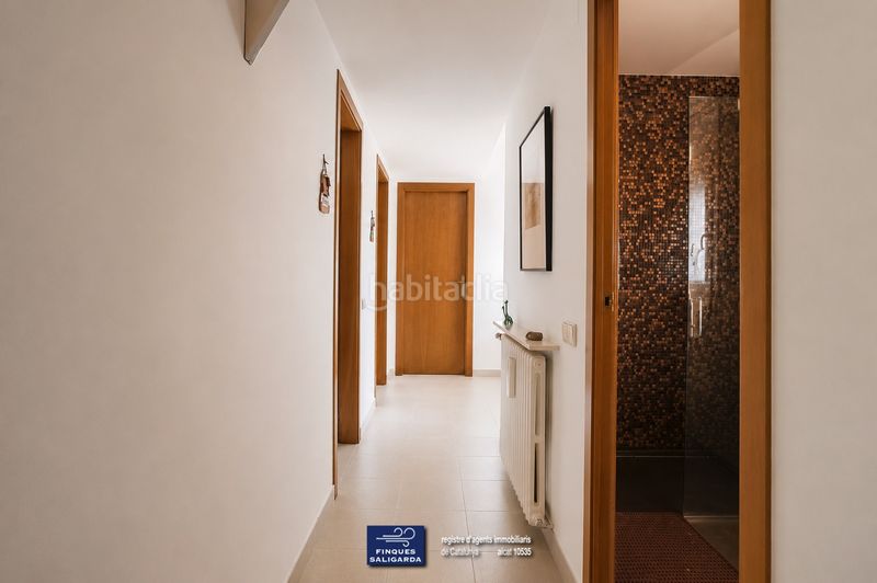 Foto e6ae92dc-8aa0-455e-9a5f-5bf3b41f9843. Casa amb calefacció aparcament piscina a Canovelles