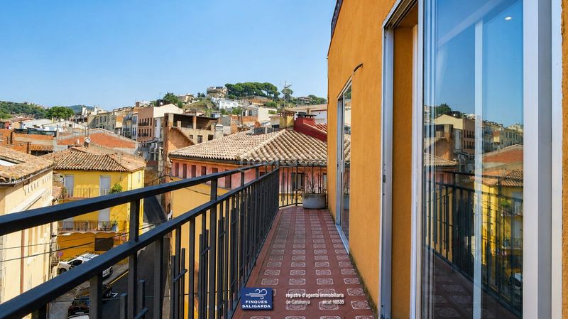 Foto 4ab674fe-d560-4f6e-ba4c-794be2200a4d. Edificio en Caldes de Montbui
