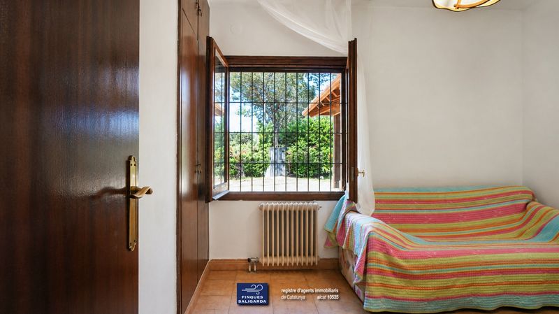 Foto befa7b13-ab9d-440b-8c1a-013b6efa5ca6. Haus mit heizung parking in Seva