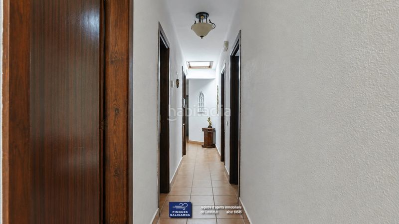 Foto dbdcbd58-3e8f-47d5-8f25-af6447644b59. Haus mit heizung parking in Seva