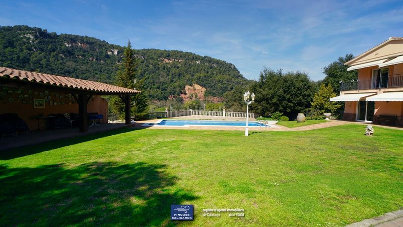 Foto 72f0b472-024d-4d00-8870-fd3593582f91. Casa amb calefacció aparcament piscina a Tagamanent