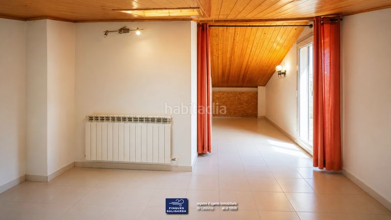 Foto cb4e8515-e857-44df-84d3-2ff8fc354fc1. Casa adossada amb calefacció aparcament a Montserrat - El Passeig Garriga (La)