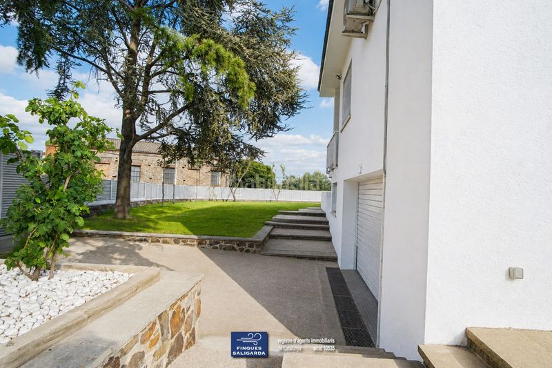 Foto 489c9e8d-8365-4852-80bb-35e5710aa55c. Casa amb calefacció aparcament piscina a Canovelles