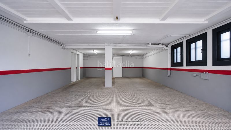 Foto b6ac211a-40a0-48b6-b03c-bd87721f3b45. Casa amb calefacció aparcament piscina a Canovelles