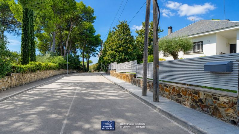 Foto c62e0e65-10ef-4229-9133-827b6cf57a00. Casa amb calefacció aparcament piscina a Canovelles