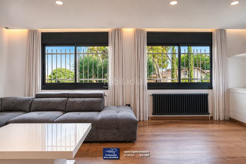 Foto d1b23202-4ada-4157-9dac-aa8ab422c3bb. Casa amb calefacció aparcament piscina a Canovelles