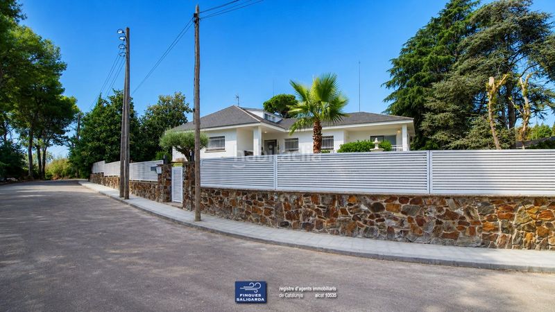 Foto ea02f107-572a-4fa3-b70b-b528acc3fa31. Casa amb calefacció aparcament piscina a Canovelles