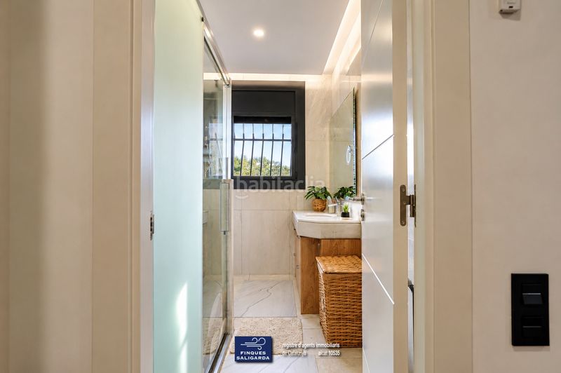 Foto eaabe223-4a81-4557-8e38-c1a8dc73360d. Casa amb calefacció aparcament piscina a Canovelles