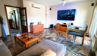 Casa a schiera in Carrer pisa 6. Bonita casa con todos los extras que necesitas, para tener un fe