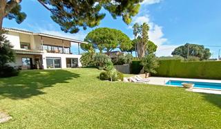 Chalet à Avinguda vilafortuny 0. Exclusivo chalet en parcela de 1.231 m2. con bonitas vistas, gra