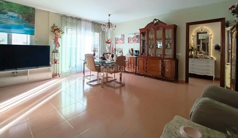 Foto f1a0f11b-d1ac-465c-bfb3-d1bd9b39e973. Piso en carrer de santa anna 95b amplio piso en un estado impecable con 3 dorm.(antes 5) y garaje privado en Vendrell (El)