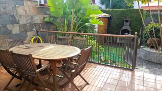 Casa adosada en Carrer de josep clarà 3f. Chalet adosado en vilafortuny de tres dorm y piscina comunitaria
