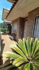 Chalet in Carrer de pere vergés 38d. Casa al moli de la torre 5 habitaciones, para entrar a vivir!!