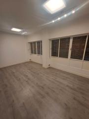 Lloguer Oficina  Carrer dels enamorats. Despacho exterior de 25 m2. camp de l´arpa.