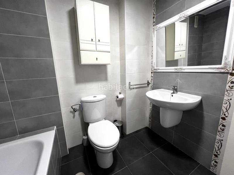 Foto 595c9df5-b60b-49b4-9bdb-7ad3165cdd23. Lloguer apartament amb aparcament piscina a Los Boliches Fuengirola