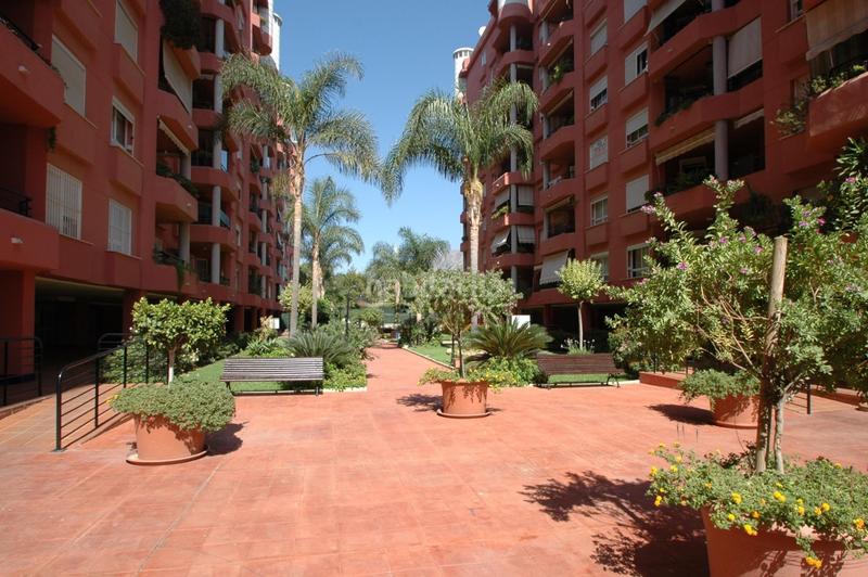Foto 0a2baaf4-4f4e-4731-b40b-7fc3cbbacc94. Location appartement avec parking piscine dans Los Boliches Fuengirola