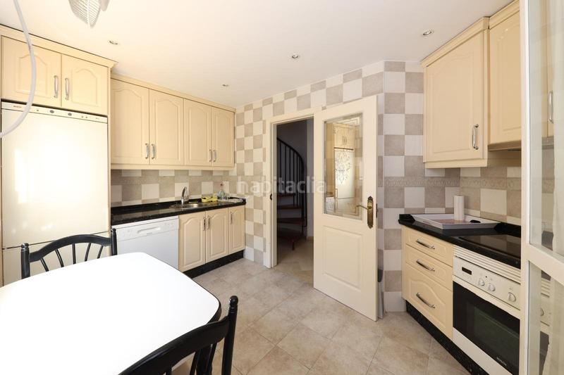 Foto 3ffb9096-11b8-4084-a506-2e25c1b63cf8. Àtic amb calefacció aparcament piscina a Centro ciudad Fuengirola