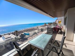 Pis a Puerto Deportivo. Primera línea de playa. zona centro de fuengirola. 3 dormitorios