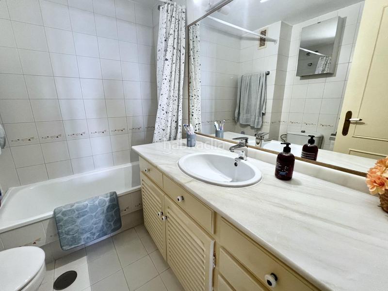 Foto c0a47bbf-eb73-4152-95db-2825d171f32f. Rent apartment with parking pool in Playa de los Boliches Fuengirola