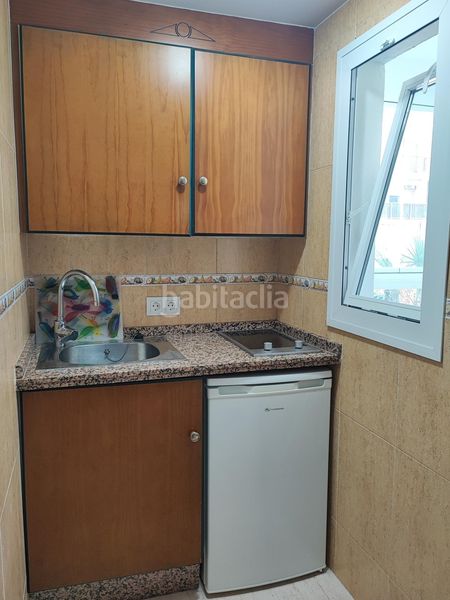 Foto a163ffd1-7433-41da-b855-bc282d363834. Estudi amb piscina a Puerto Deportivo Fuengirola