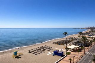 Pis a Las Gaviotas - Carvajal. Piso frontal al mar  en torreblanca. 3 dormitorios. 2 baños. gar