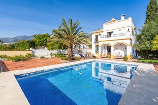 Chalet  Rubi. Magnífica villa independiente arroyo de la miel