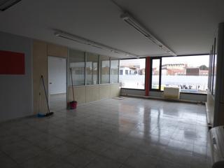 Lloguer Local Comercial a Centre-Cordelles. Local centrico