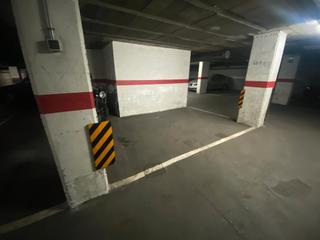 Autoparkplatz in Martinica - Ateneu. Parkin en fontetas