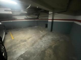 Aparcament cotxe a Martinica - Ateneu. Parking doble, ideal para coche grande y motos